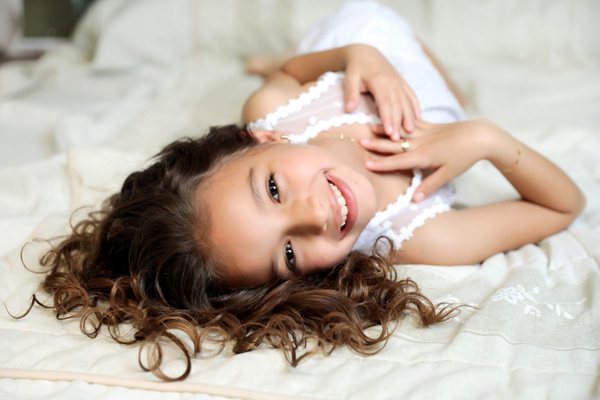 Retrato de niña de comunión en estudio en Murcia