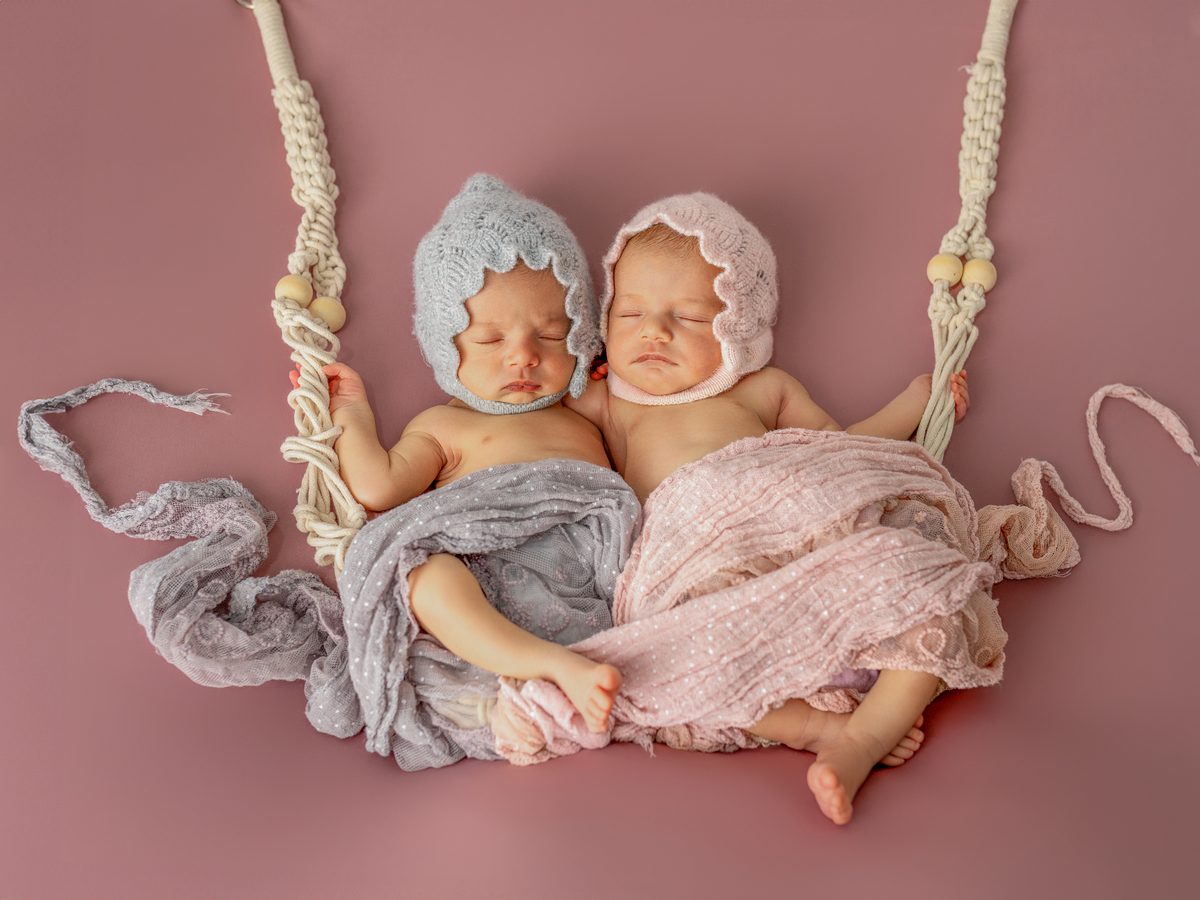 Sesión de fotos newborn de gemelos en Murcia